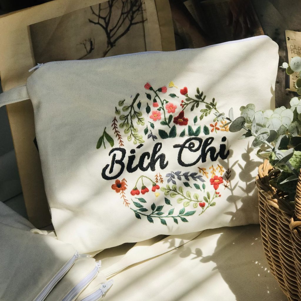 Túi bố canvas thêu hoa lá thủ công, đường kim mũi chỉ sắc nét